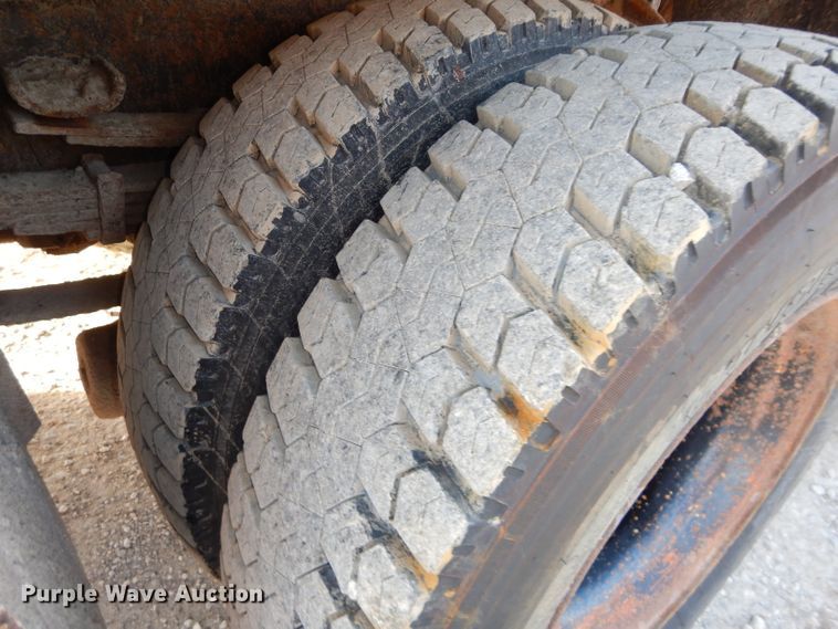 image for item DH4317 1993 International 4900 dump truck