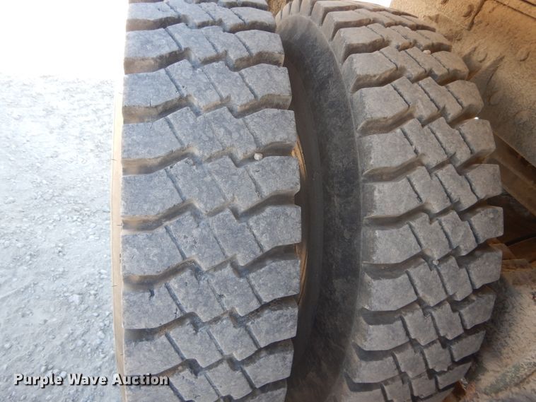 image for item DH6075 Am General M929 dump truck