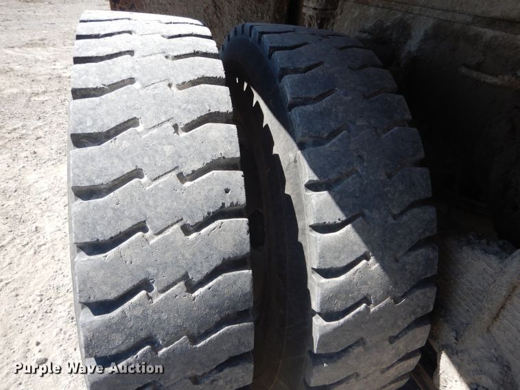 image for item DH6075 Am General M929 dump truck