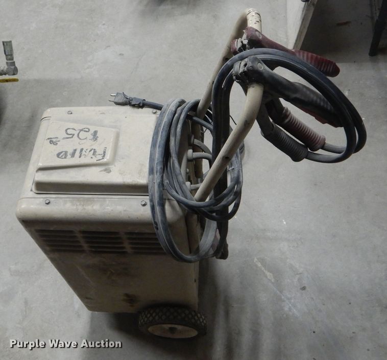 image for item DH6261 U.S. Army battery charger