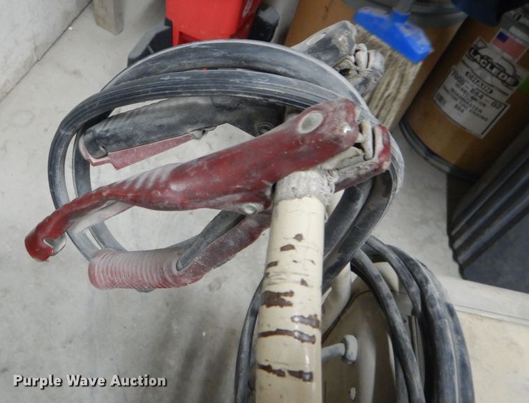 image for item DH6261 U.S. Army battery charger