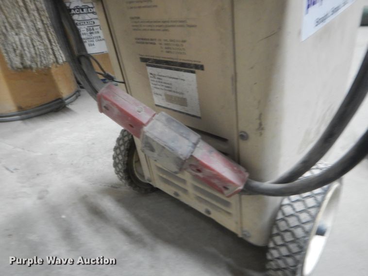 image for item DH6261 U.S. Army battery charger