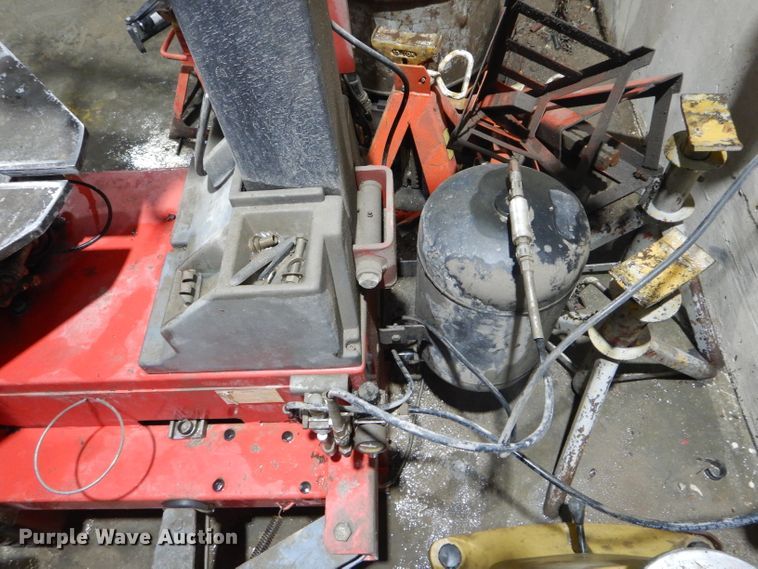 image for item DH6266 Power Assist rim clamp tire machine