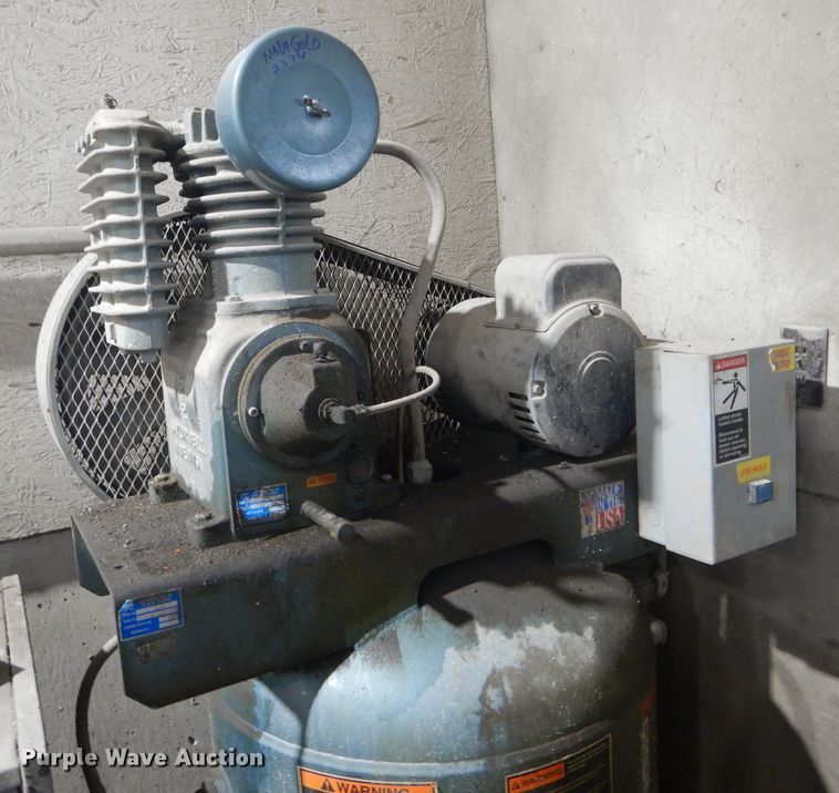 image for item DH6267 Saylor-Beall VT-735-80 air compressor