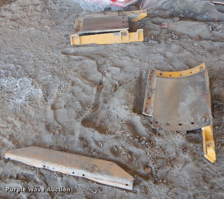 image for item DH6269 (2) moldboard extensions