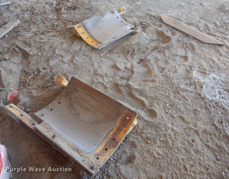 image for item DH6269 (2) moldboard extensions