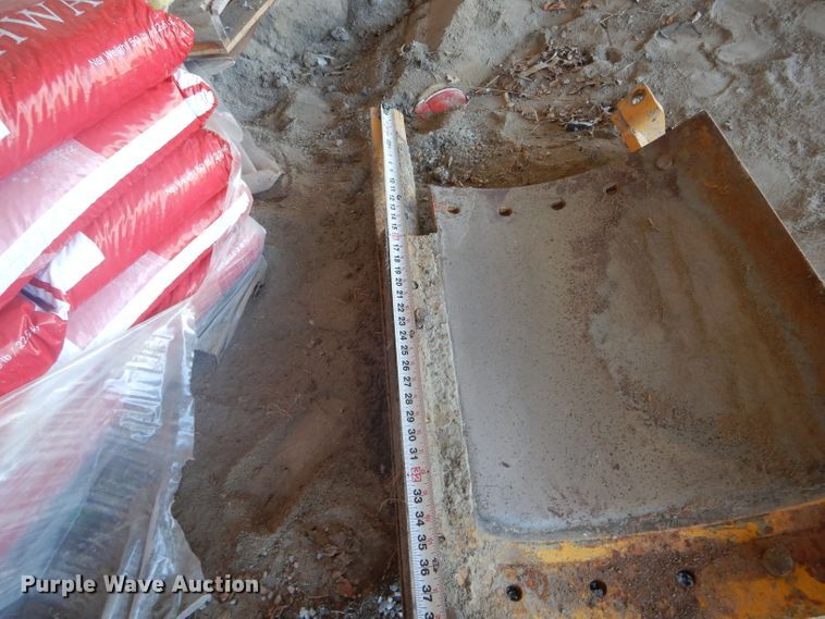 image for item DH6269 (2) moldboard extensions