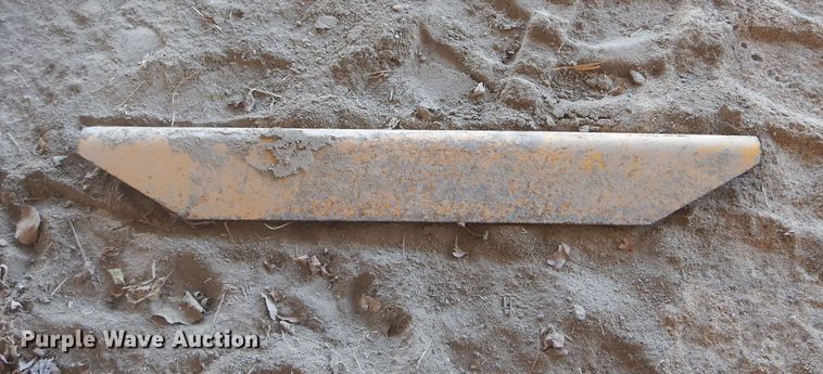 image for item DH6269 (2) moldboard extensions