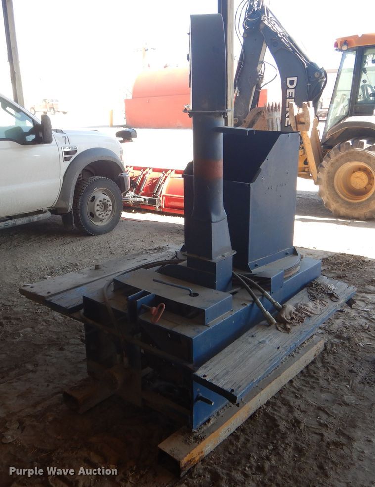 image for item DH6270 Goossen Industries bale chopper