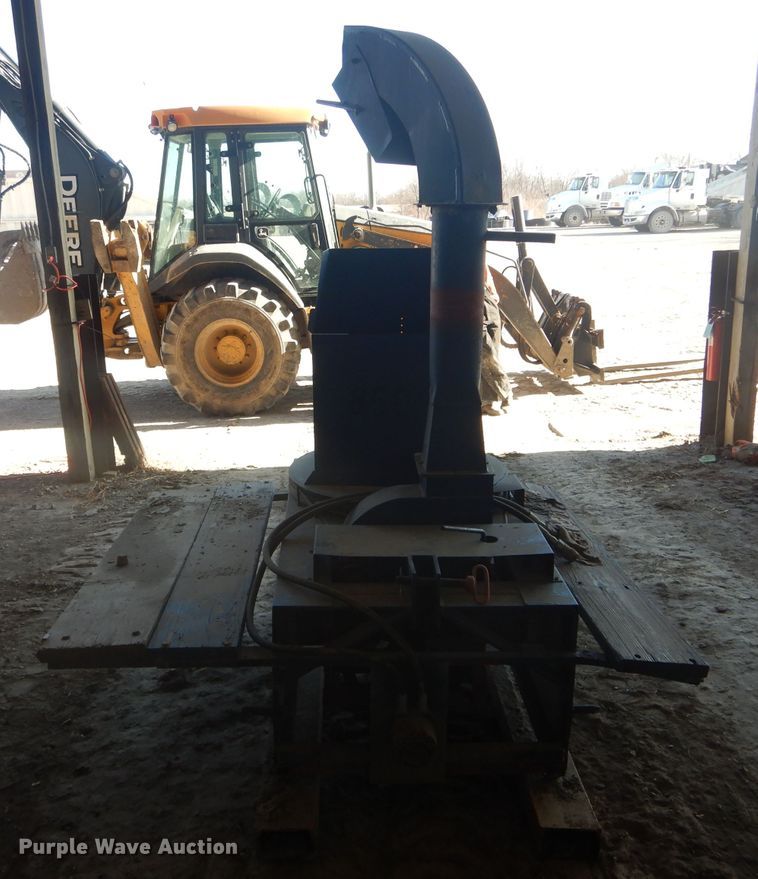 image for item DH6270 Goossen Industries bale chopper