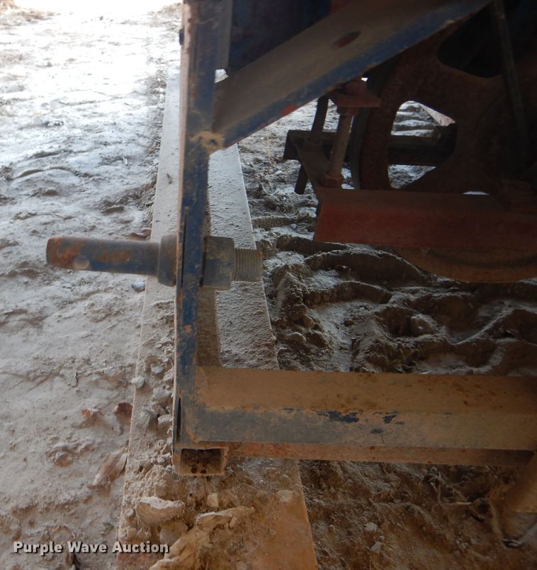 image for item DH6270 Goossen Industries bale chopper