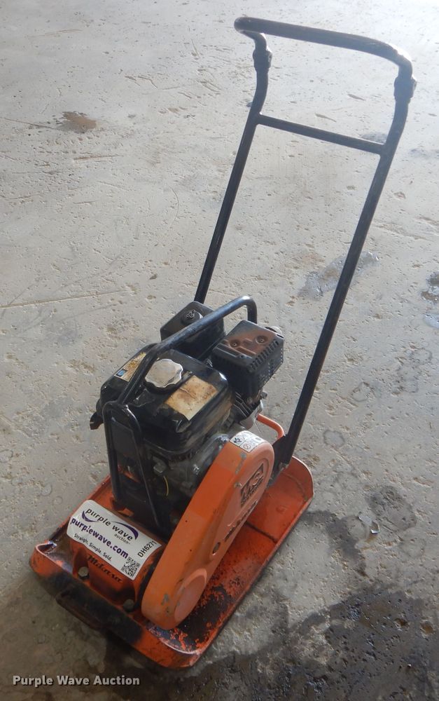 image for item DH6271 Mikasa MVC-80VHW plate compactor