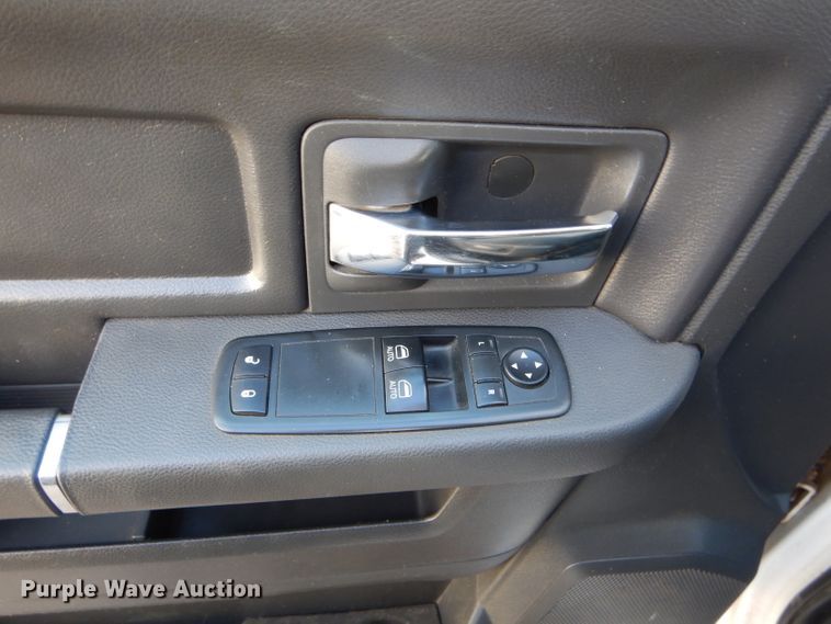 image for item DH6975 2011 Dodge Ram 5500HD bucket truck