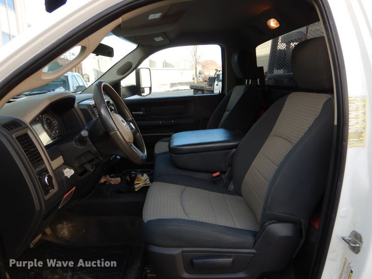 image for item DH6975 2011 Dodge Ram 5500HD bucket truck