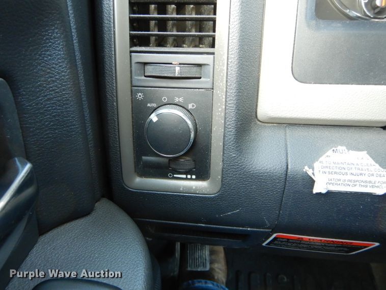 image for item DH6975 2011 Dodge Ram 5500HD bucket truck