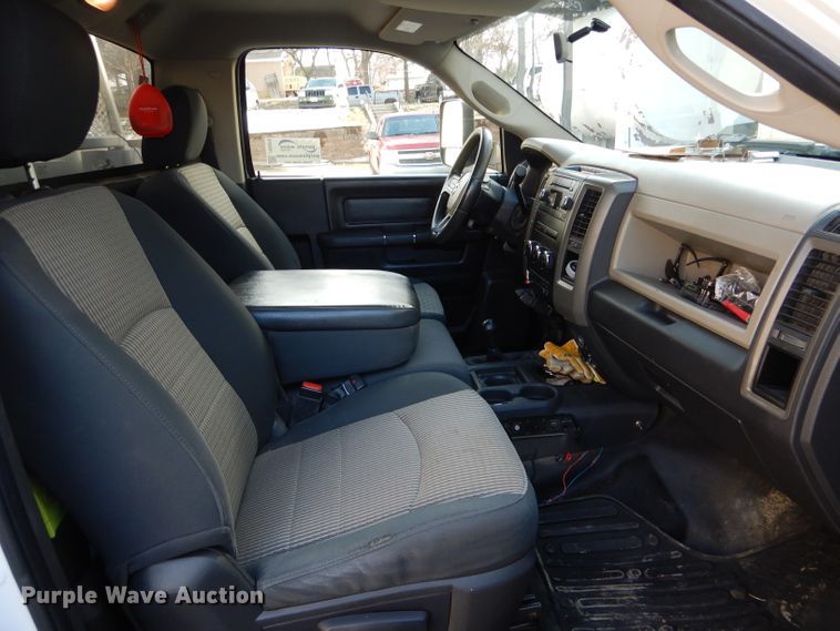 image for item DH6975 2011 Dodge Ram 5500HD bucket truck