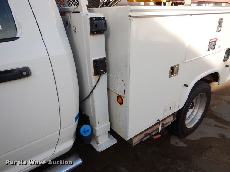 image for item DH6975 2011 Dodge Ram 5500HD bucket truck