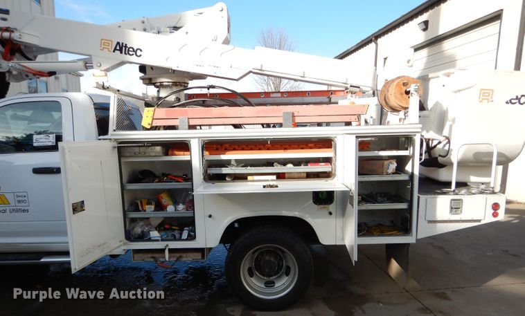 image for item DH6975 2011 Dodge Ram 5500HD bucket truck