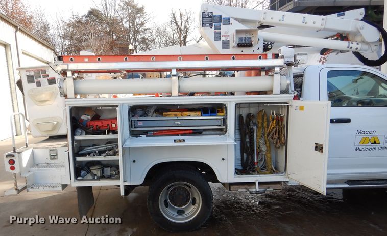 image for item DH6975 2011 Dodge Ram 5500HD bucket truck