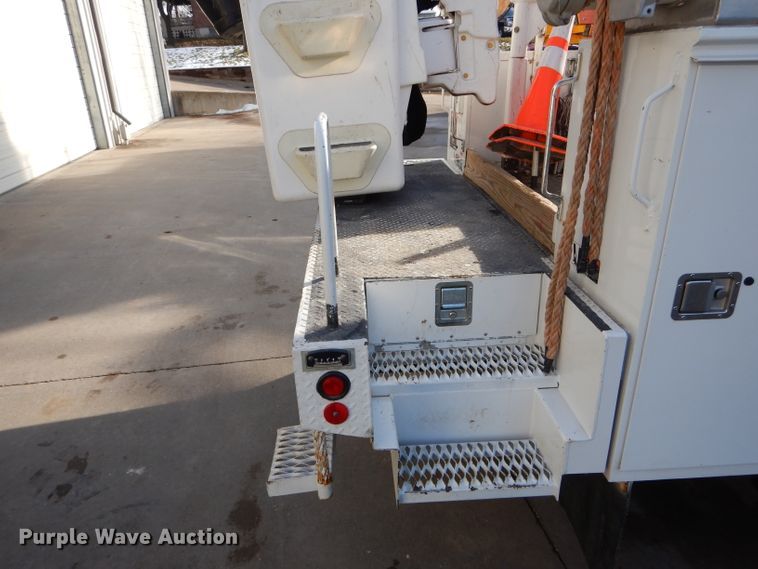 image for item DH6975 2011 Dodge Ram 5500HD bucket truck