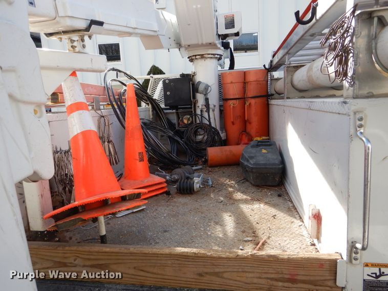 image for item DH6975 2011 Dodge Ram 5500HD bucket truck