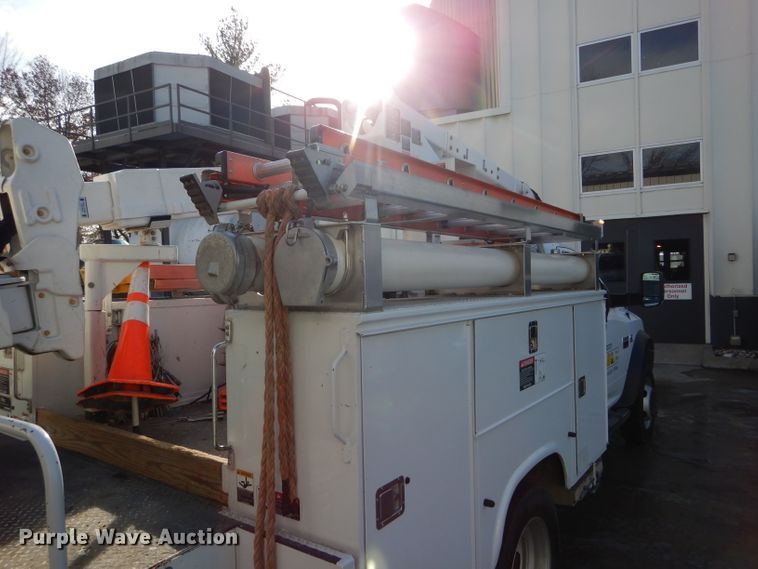 image for item DH6975 2011 Dodge Ram 5500HD bucket truck