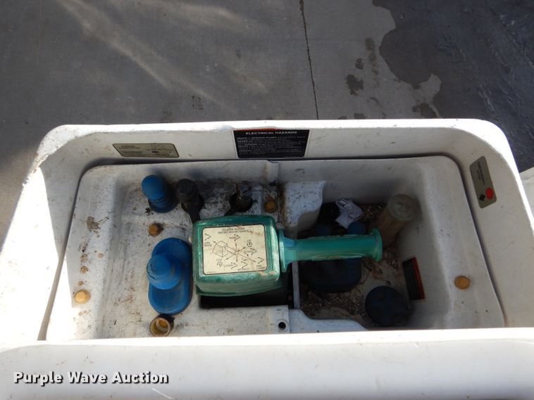 image for item DH6975 2011 Dodge Ram 5500HD bucket truck