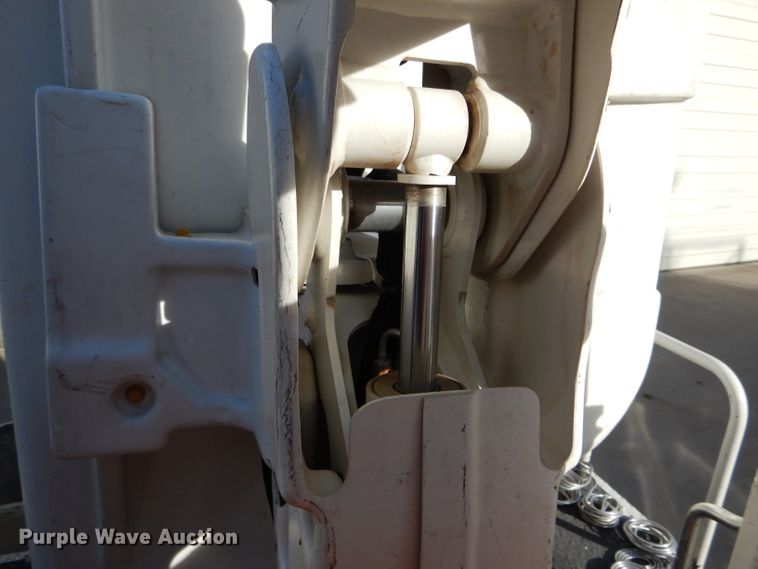 image for item DH6975 2011 Dodge Ram 5500HD bucket truck