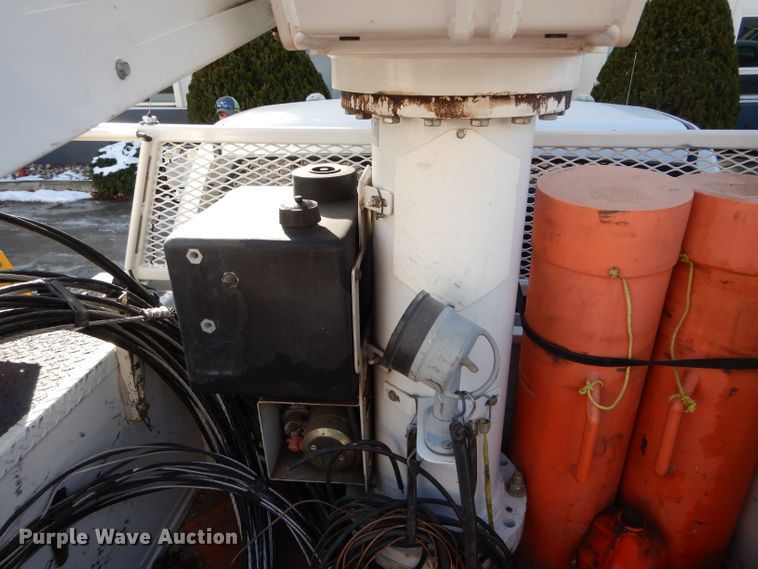 image for item DH6975 2011 Dodge Ram 5500HD bucket truck