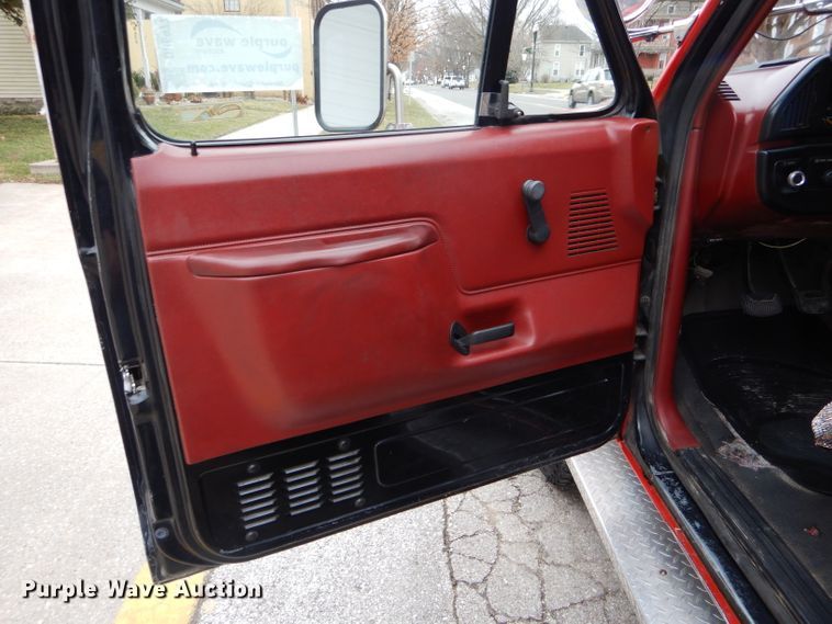 image for item DH6977 1987 Ford F350 Custom fire truck