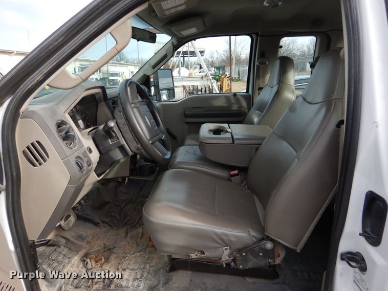 image for item DH6979 2008 Ford F250 Super Duty pickup truck