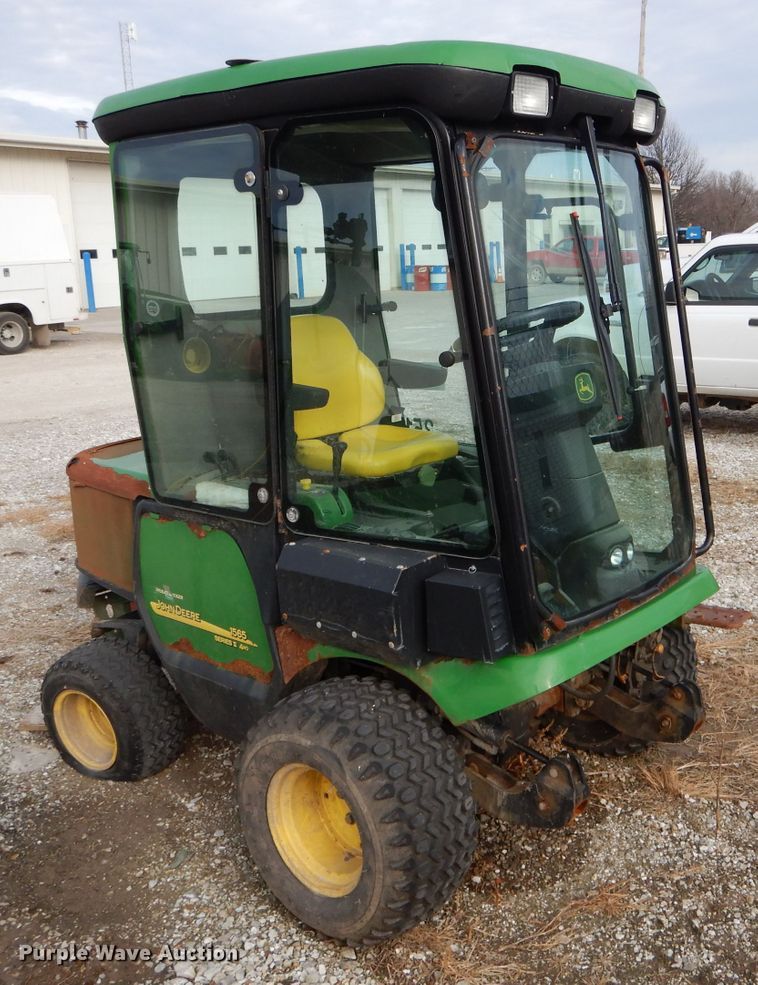 image for item DH6980 John Deere 1565 lawn mower