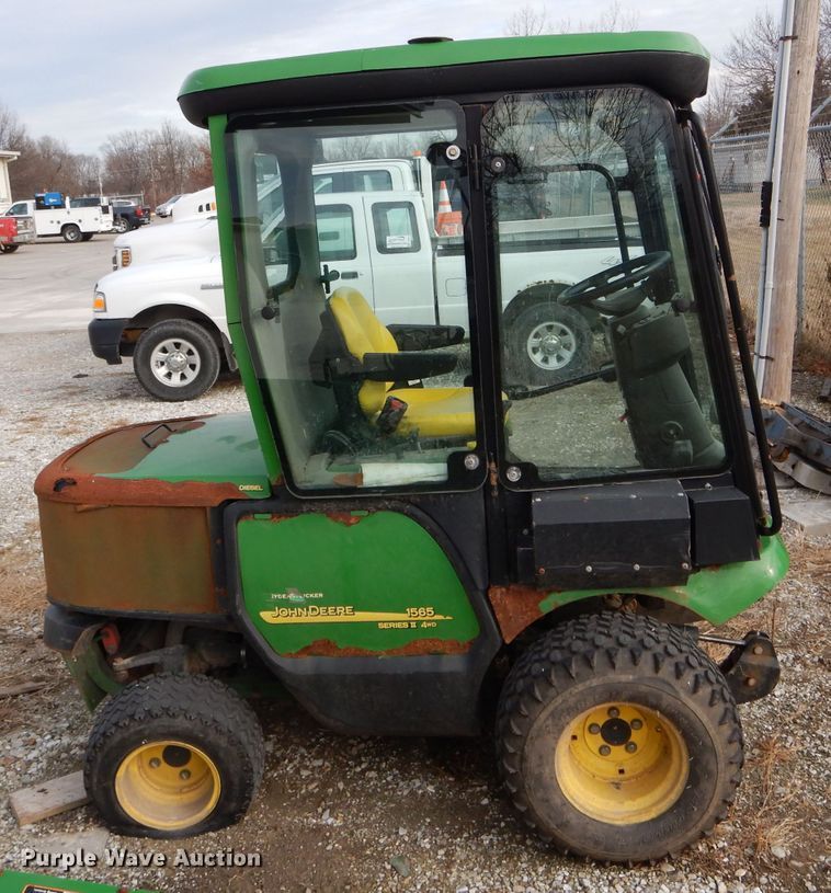 image for item DH6980 John Deere 1565 lawn mower