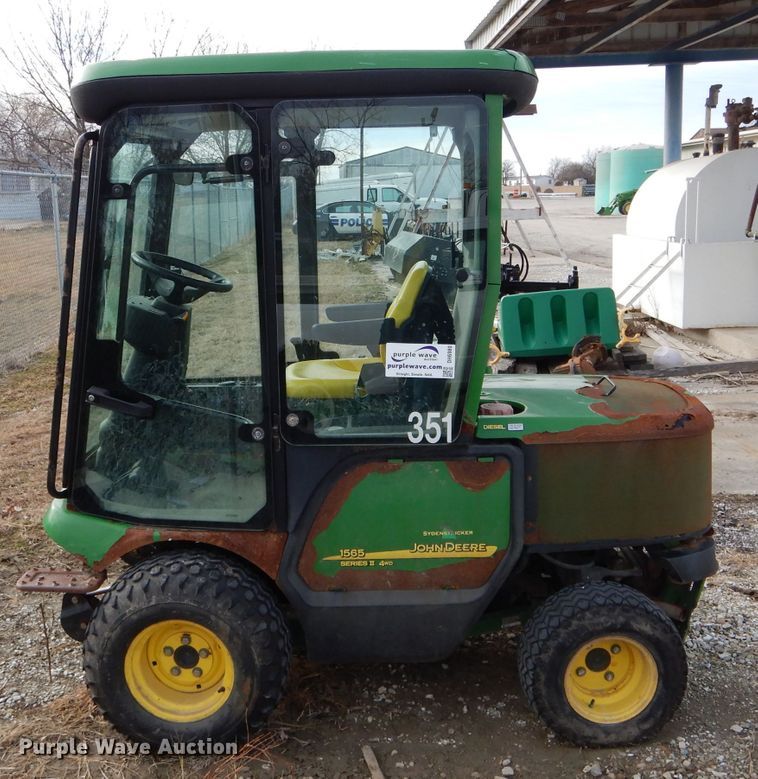 image for item DH6980 John Deere 1565 lawn mower