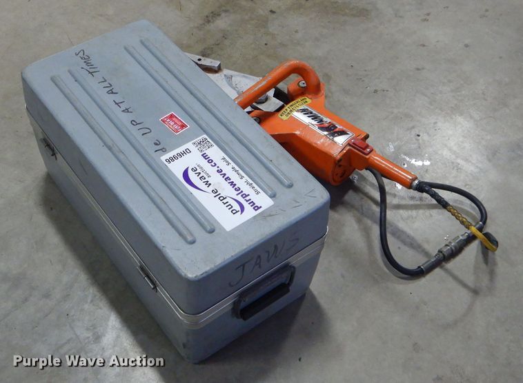 image for item DH6986 Kinman spreader and cutter extraction tool