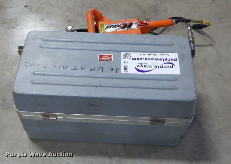 image for item DH6986 Kinman spreader and cutter extraction tool