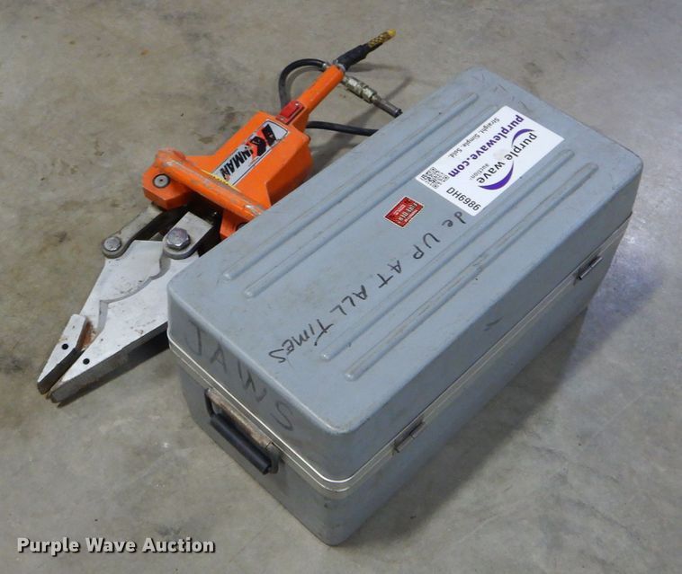 image for item DH6986 Kinman spreader and cutter extraction tool