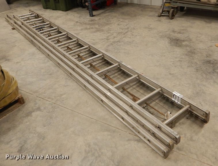 image for item DH6998 Aluminum ladder