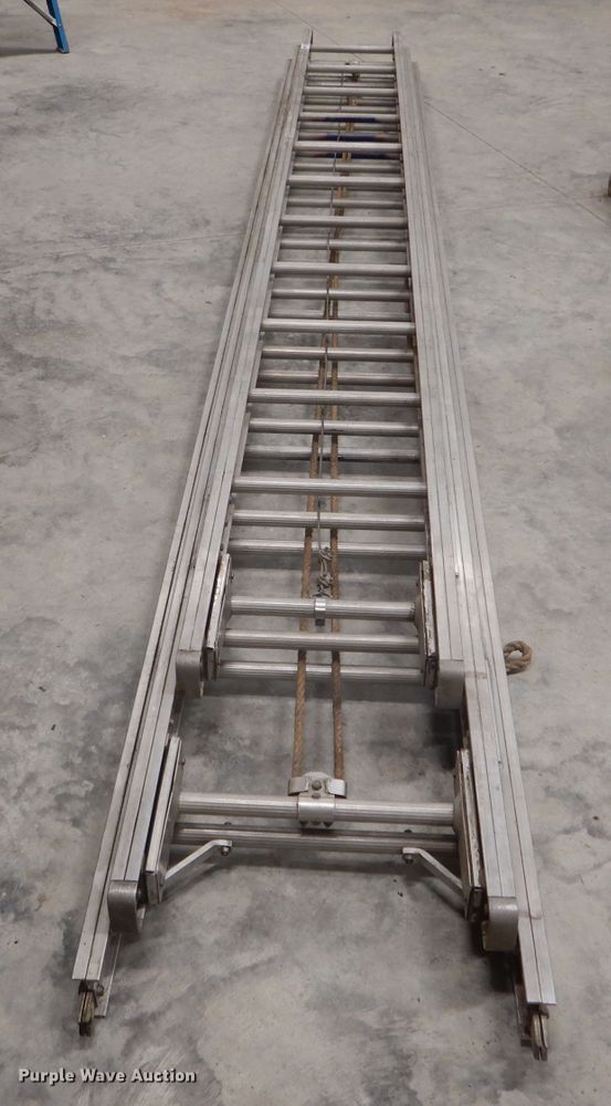 image for item DH6998 Aluminum ladder