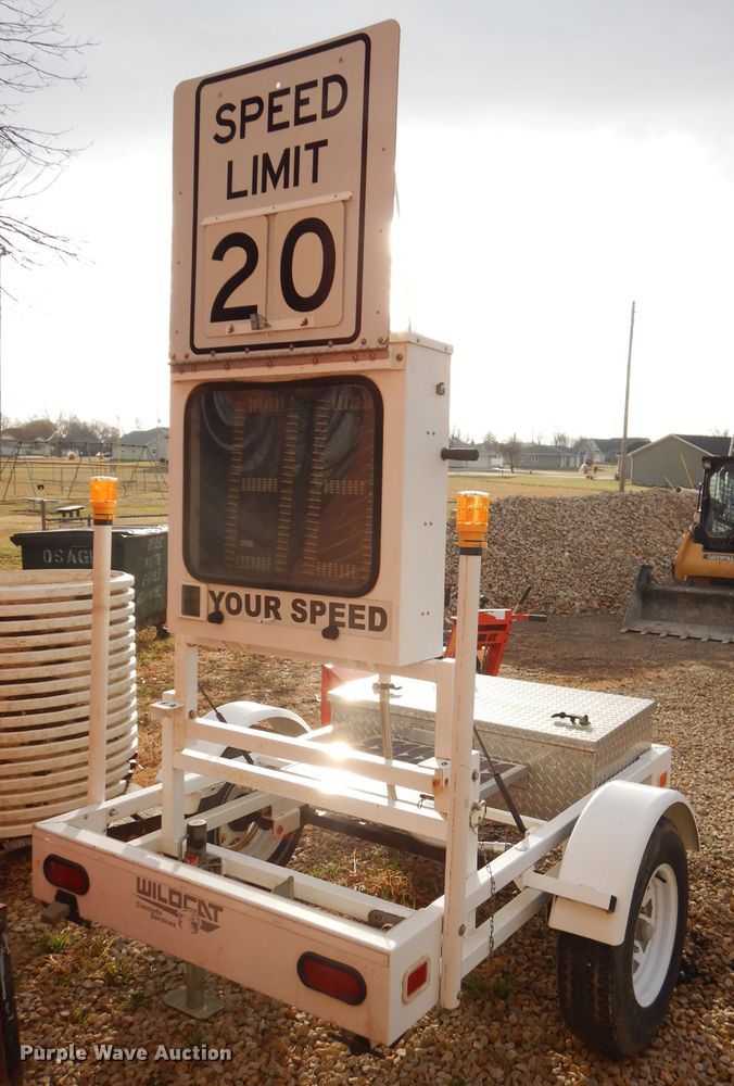 image for item DI9168 2003 Kustom Signals radar trailer