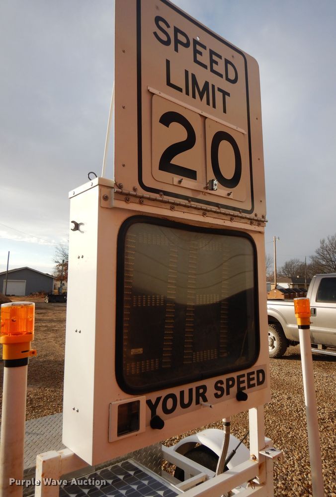 image for item DI9168 2003 Kustom Signals radar trailer