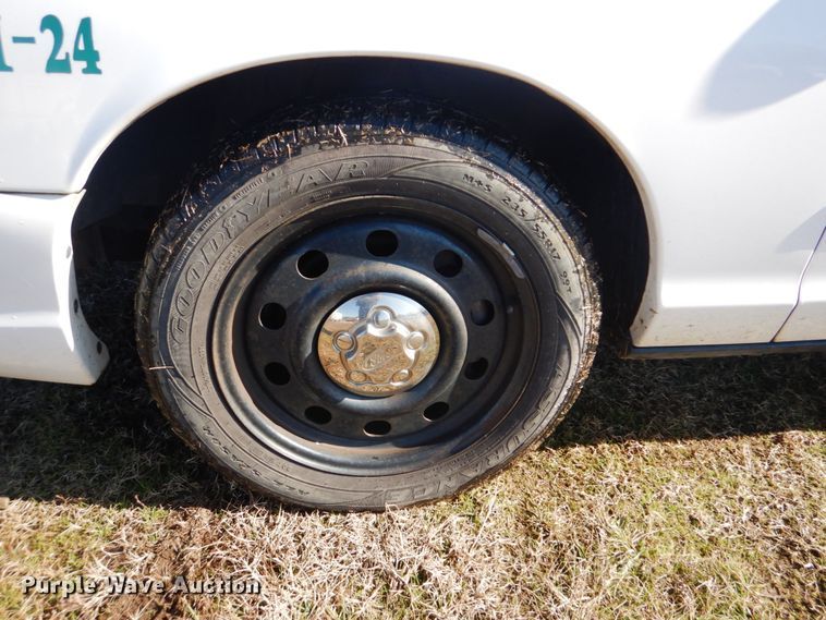 image for item FF9156 2011 Ford Crown Victoria Police Interceptor