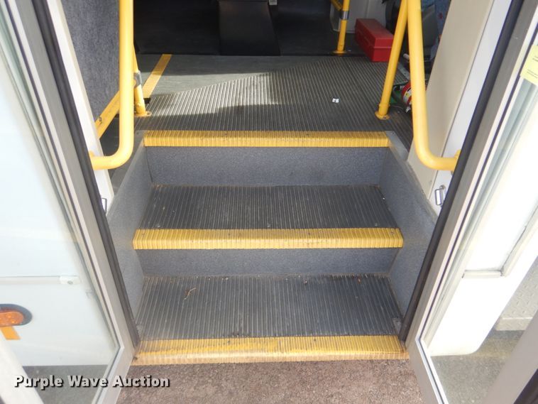 image for item FF9170 2012 Ford E350 Super Duty shuttle bus