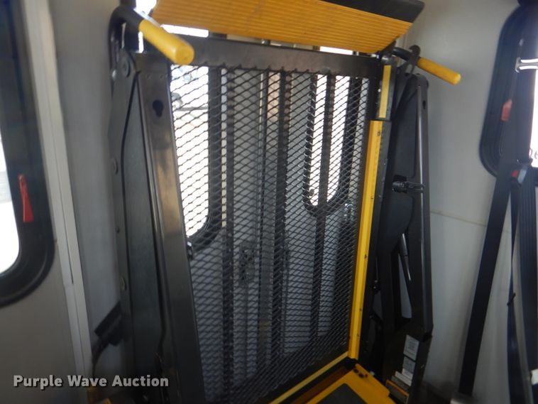 image for item FF9170 2012 Ford E350 Super Duty shuttle bus