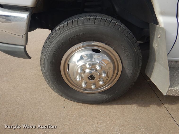 image for item FF9170 2012 Ford E350 Super Duty shuttle bus