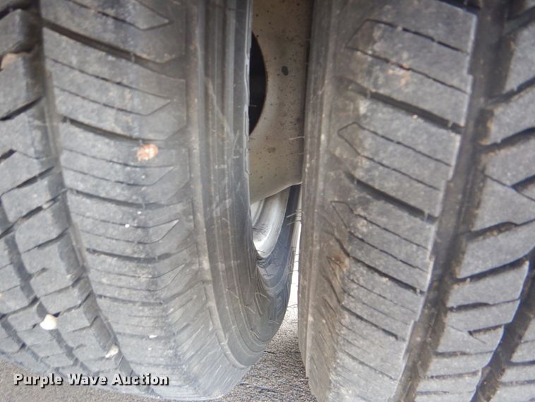 image for item FF9170 2012 Ford E350 Super Duty shuttle bus