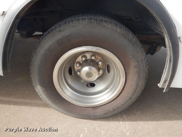 image for item FF9170 2012 Ford E350 Super Duty shuttle bus