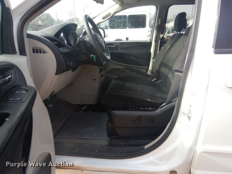 image for item FF9174 2015 Dodge Grand Caravan handicap accessible van