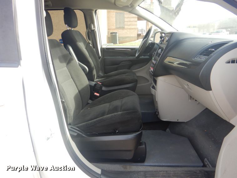 image for item FF9174 2015 Dodge Grand Caravan handicap accessible van