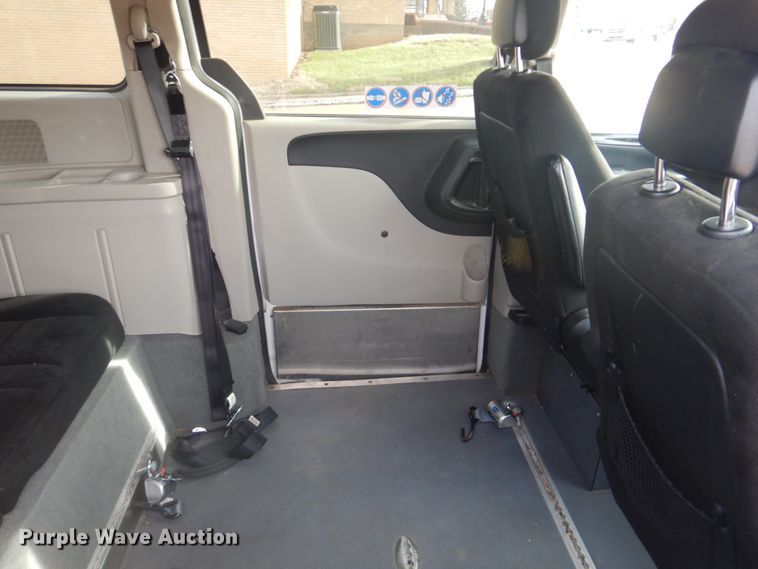 image for item FF9174 2015 Dodge Grand Caravan handicap accessible van